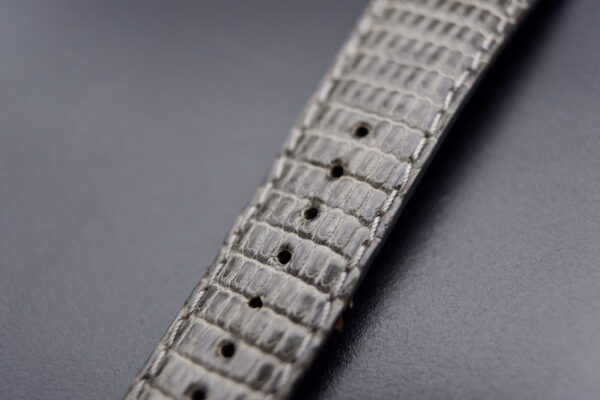 Omega De Ville carré 27.50 mm mécanique révisée – Image 9