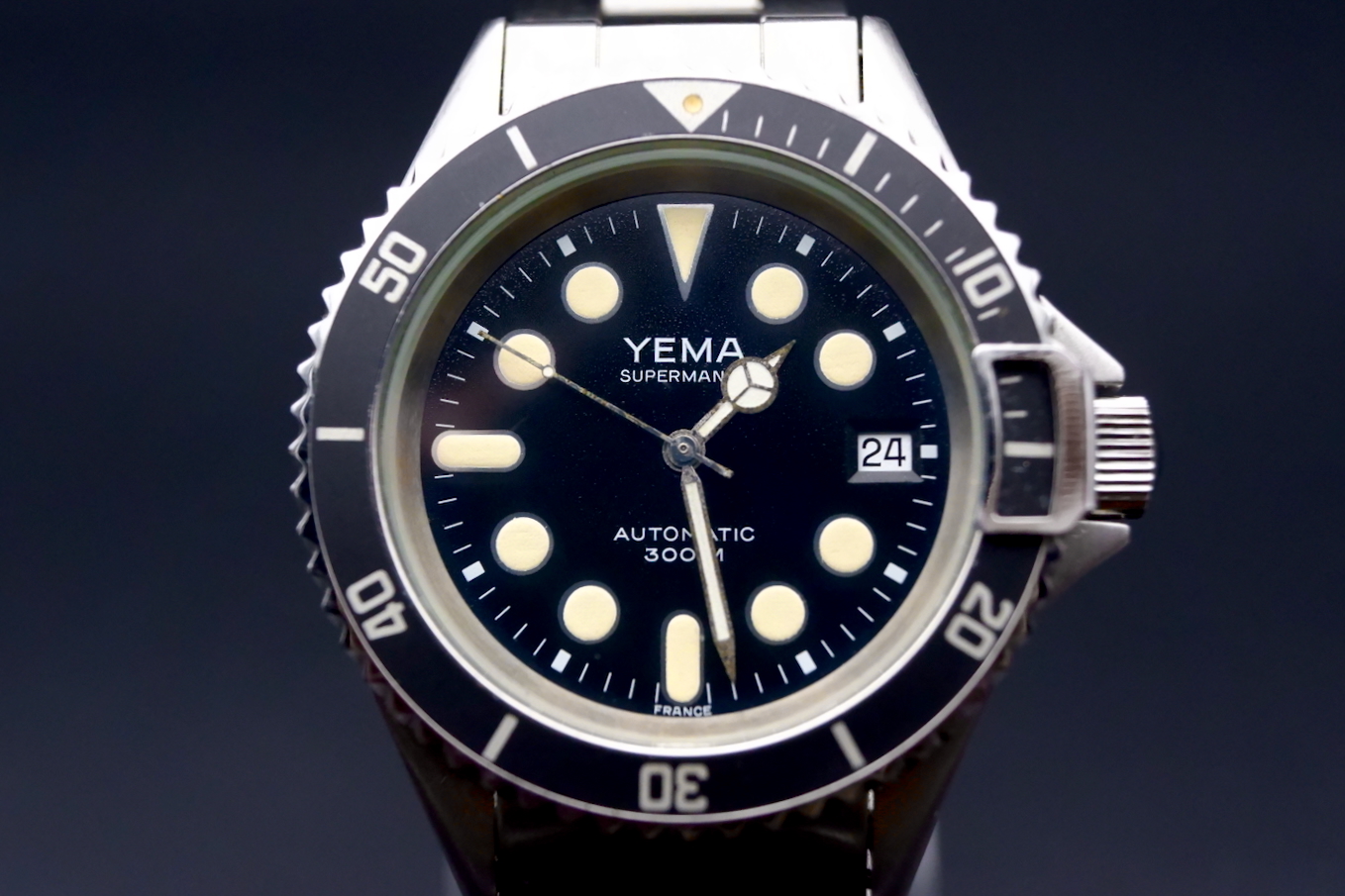 Yema Superman 2 cadran dial noir NOS Vers 1990