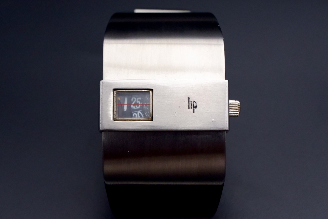Lip Baschmakoff acier noir acier mécanique heures Sautantes